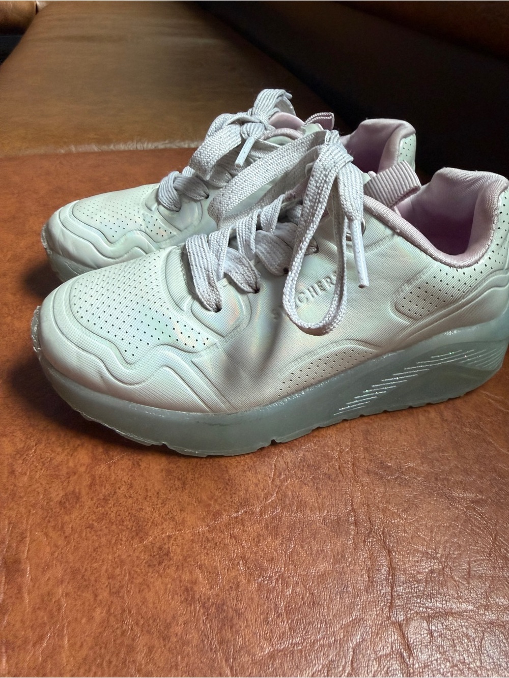 Skechers Uno Ice - Prism Luxe - Iridescent Pearl and lavender Lace-UPs size 11